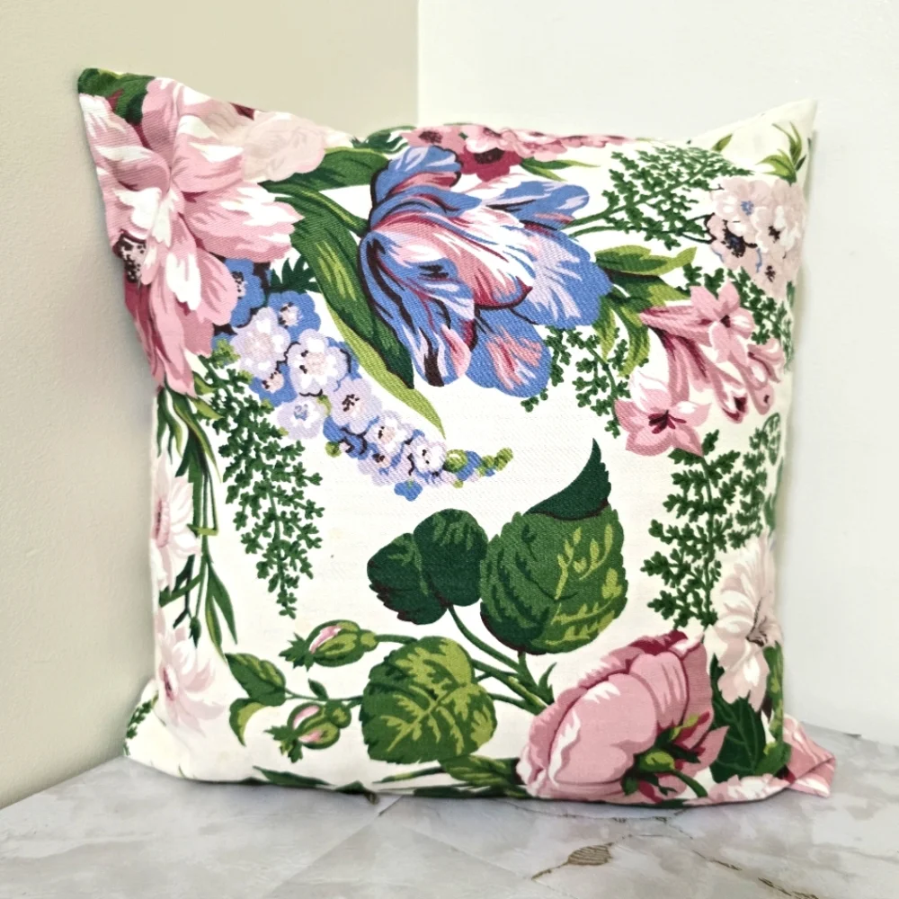 Floral Rose Cottage Bouquet 1950s style mid 20th‎ Century Accent Pillow 12